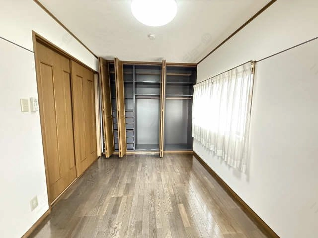 洋室（南東洋間）