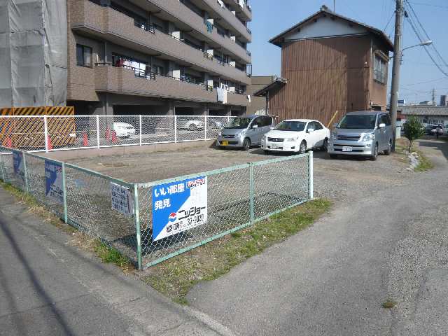 駐車場(砂利敷)