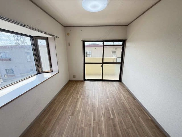 室内（東洋間）