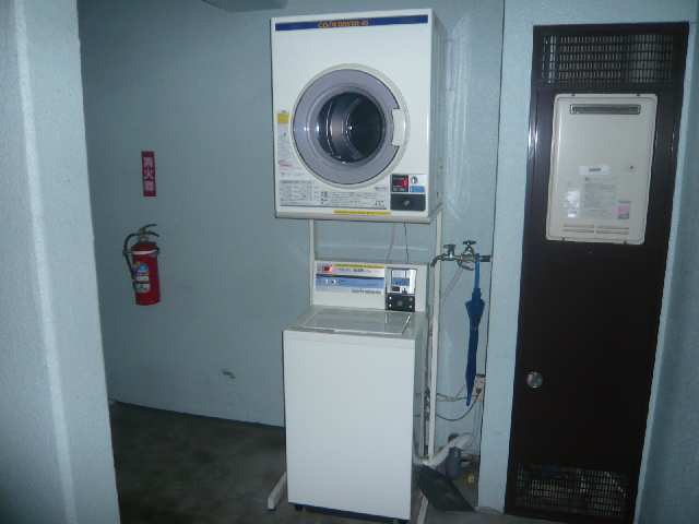 ｺｲﾝﾗﾝﾄﾞﾘｰ(１階)