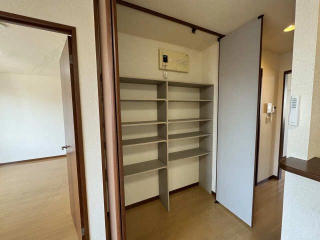 収納 キッチン横