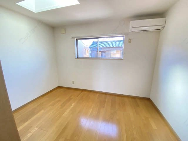 北側洋室