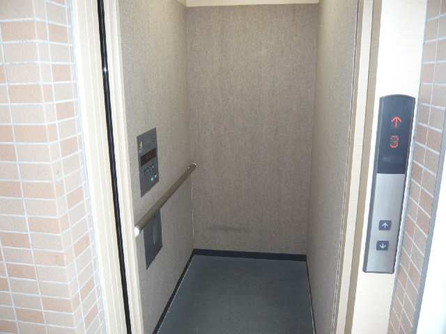 ｴﾚﾍﾞｰﾀｰ（4人乗り）