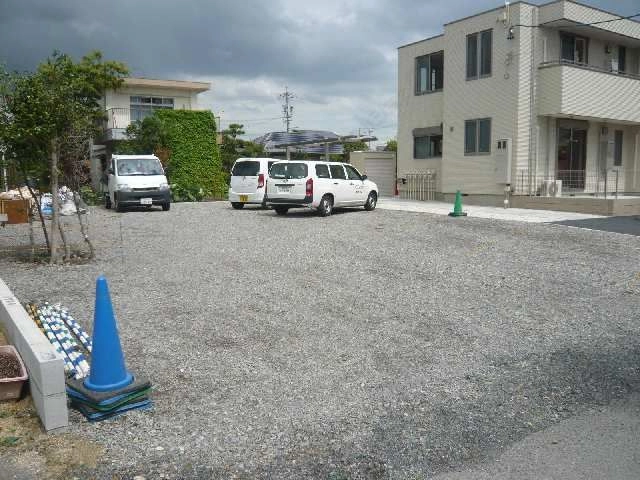 2台目駐車場（砂利敷