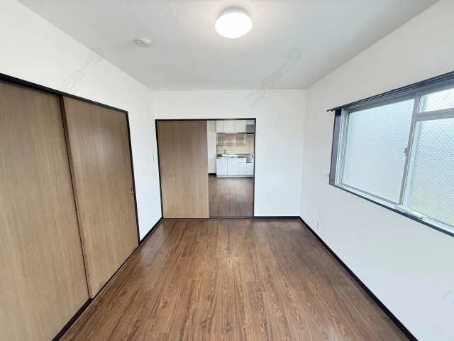 洋室（南東洋間）