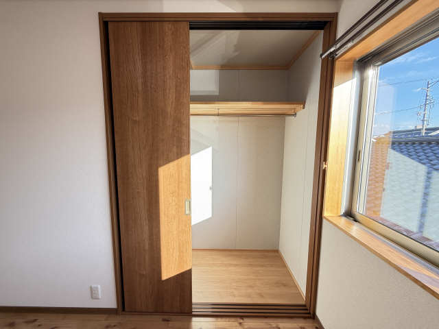 収納（南西洋間）