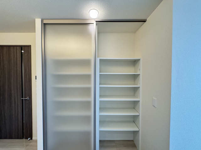 パントリー収納