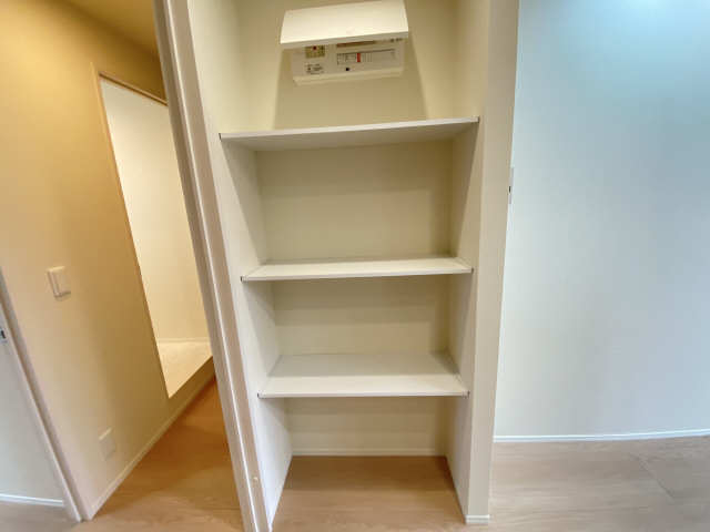 キッチン横収納