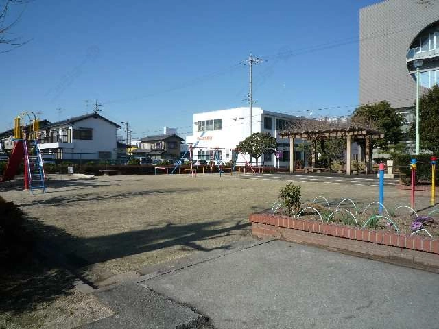 物件西側の公園