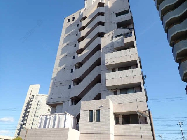 西側外観