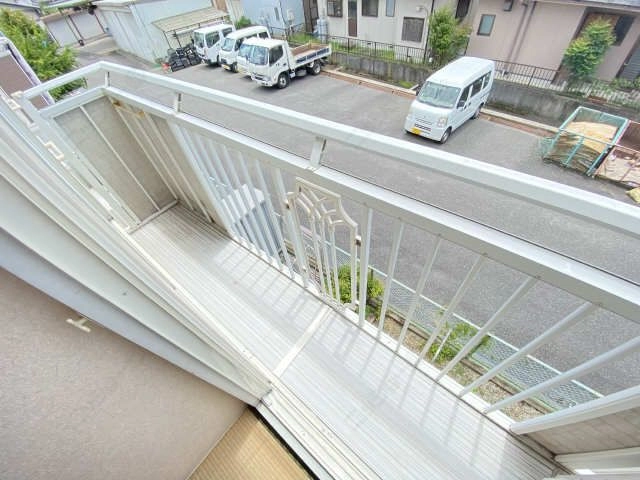 バ ルコニー