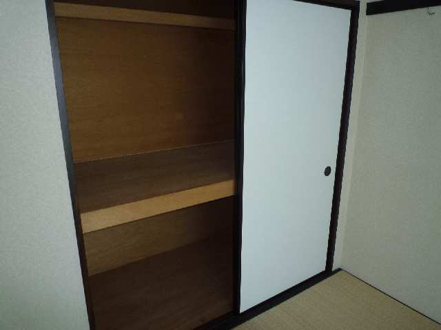 南面和室６帖収納