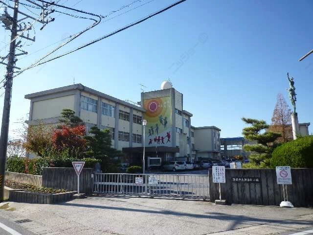 朝日小学校徒歩６分