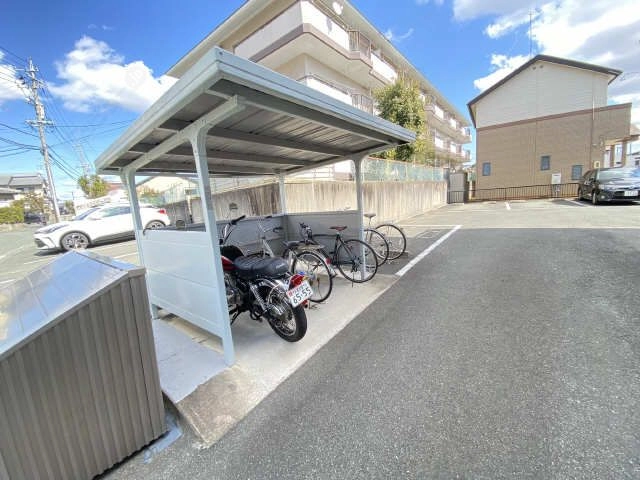 駐 輪場
