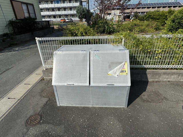 敷地内ゴミ置き場