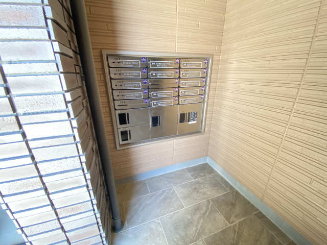 集合ポスト・宅配ＢＯＸ