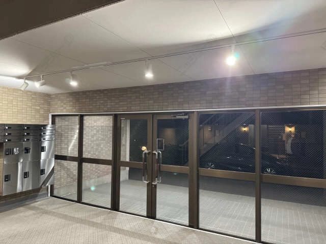 エントラスンス(夜)