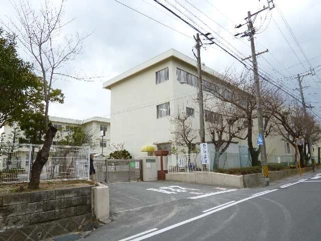 羽津小学校
