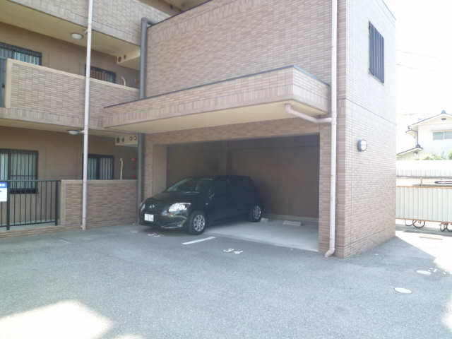 屋根付き駐車場