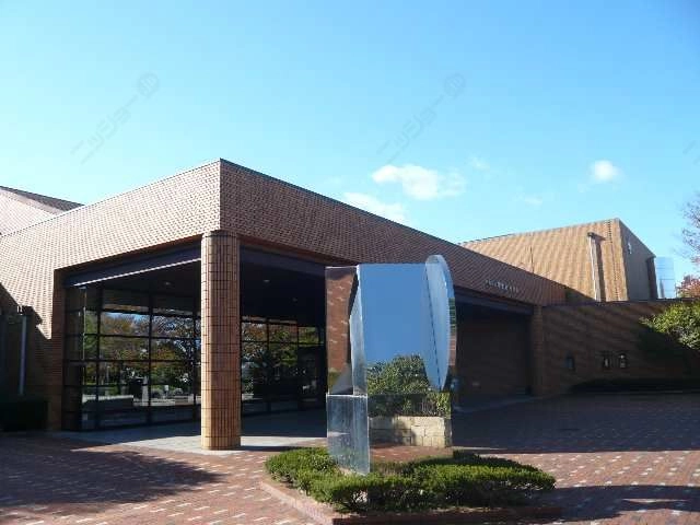 半田市立図書館