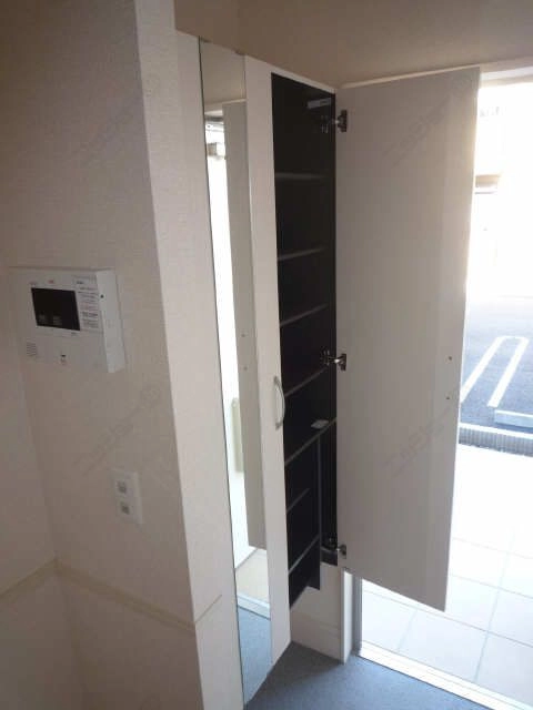 シューズBOX・SECOM