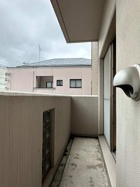 東側バルコニー