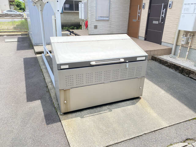 敷地内ゴミ置き場