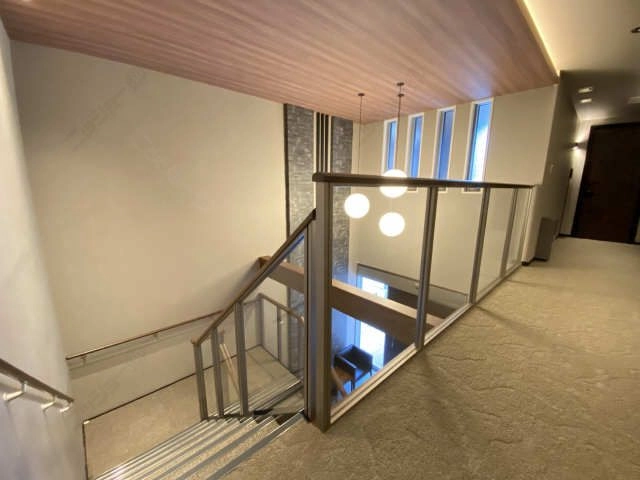 エントランス（2階から）