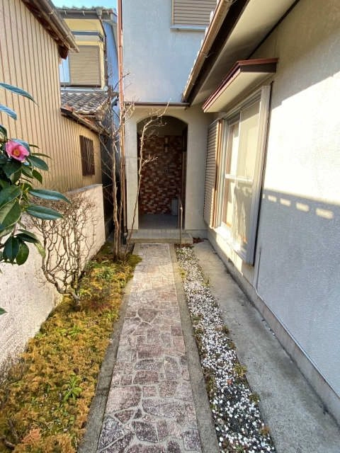 玄関アプローチ