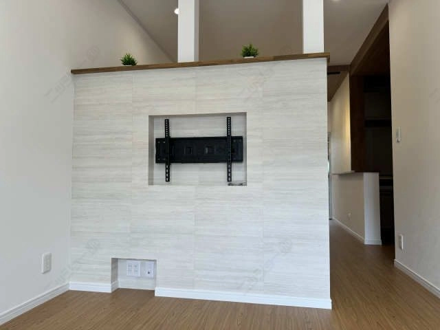 壁掛けテレビ金具