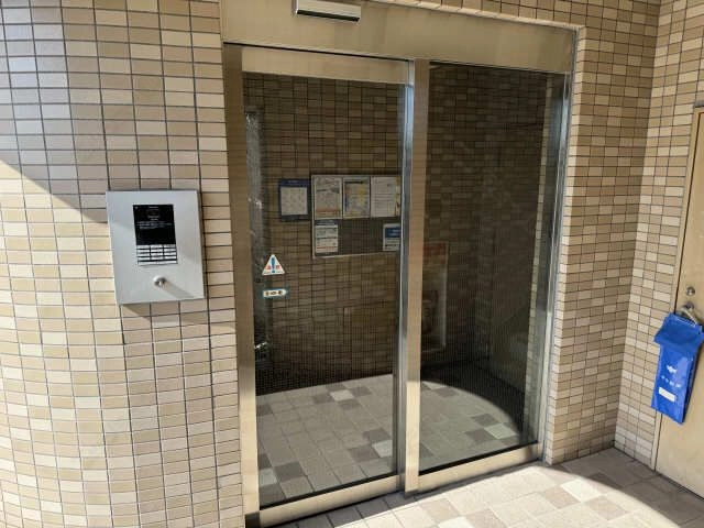 セキュ  リティ