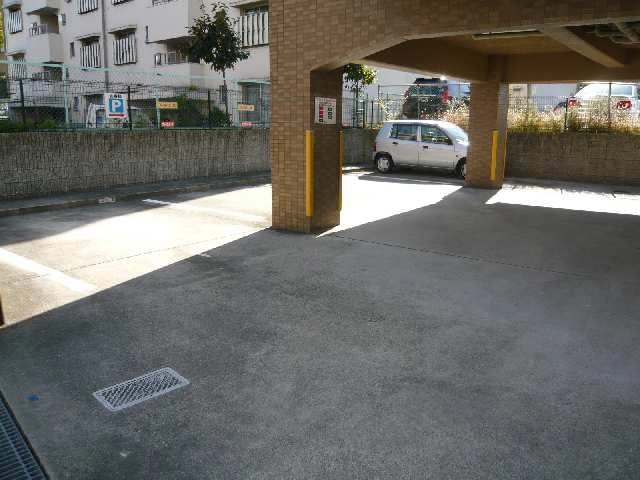 駐 車場