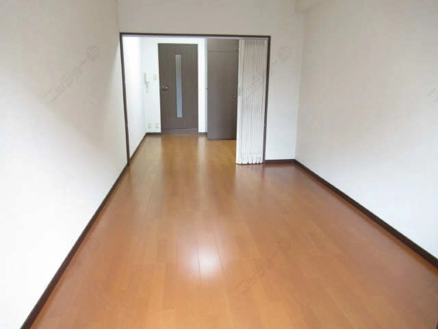 室内３