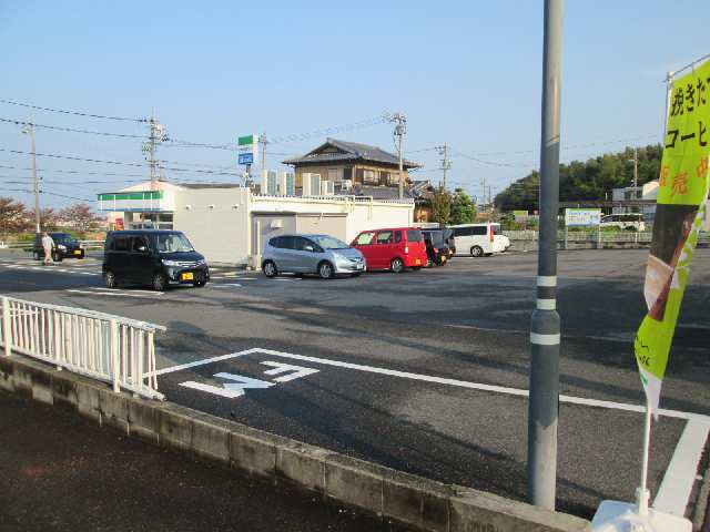 コンビニ（物件東側）