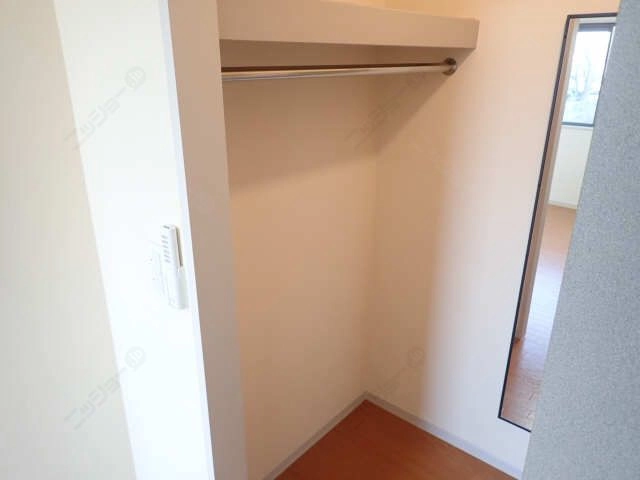 北洋室　収納