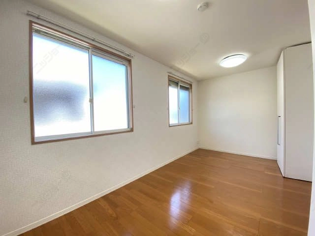 洋室(2F)