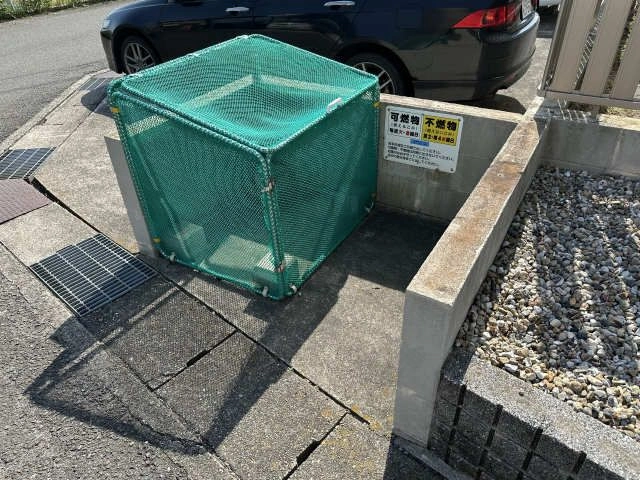 敷地内ゴミ置場