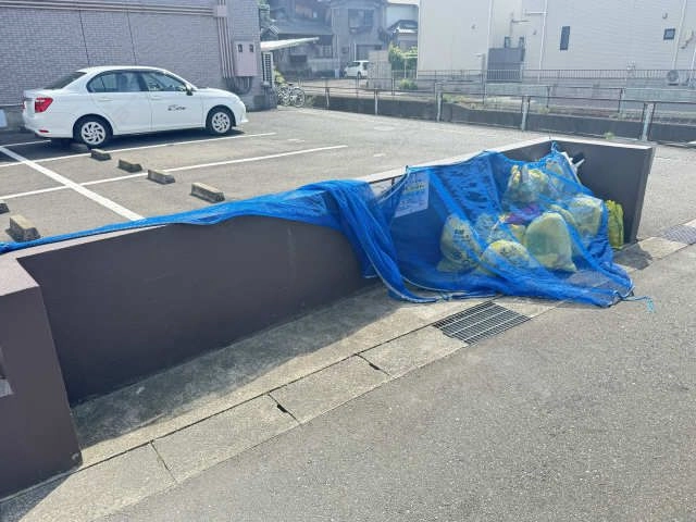 敷地内ゴミ置場