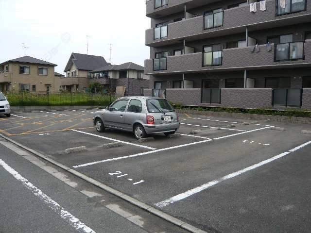 駐車  場（前面）