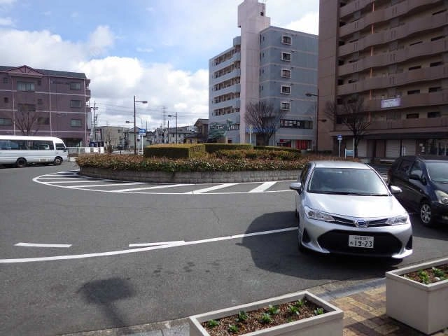 名和駅前ロータリー