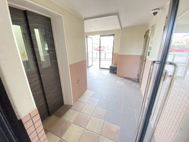 エレベーター前