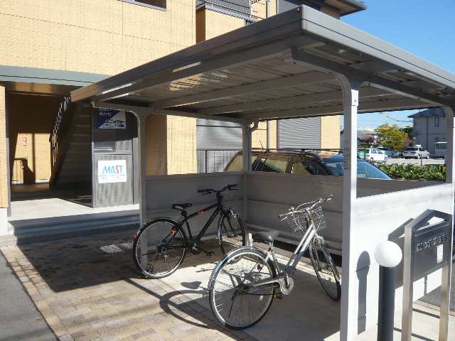 駐輪場（Ｂ棟の前）