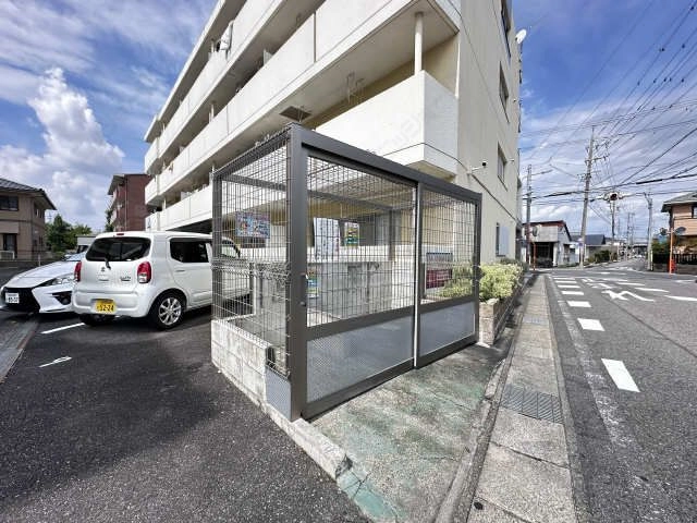 敷地内ゴミ置き場