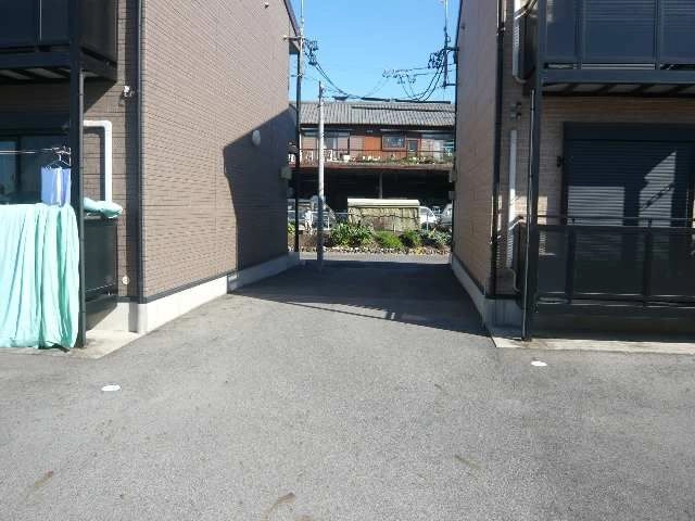 車路（Ⅰ・Ⅱ棟の間）