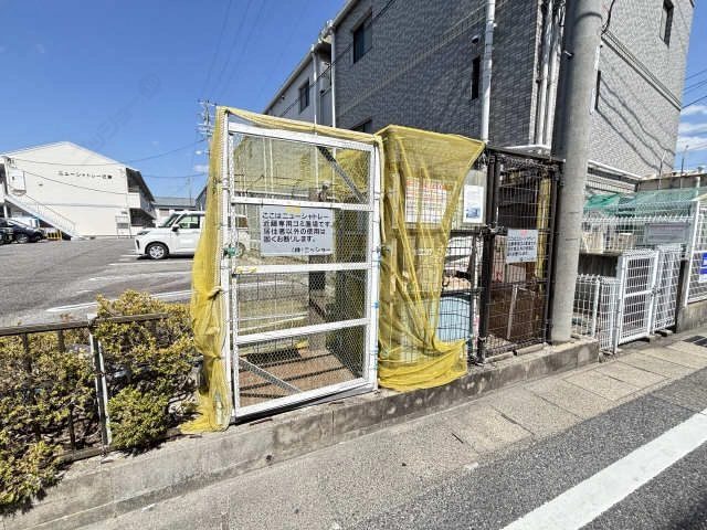 敷地内ゴミ置き場