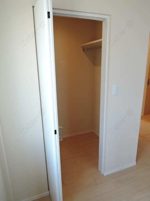 ウォークインクローゼ  ット