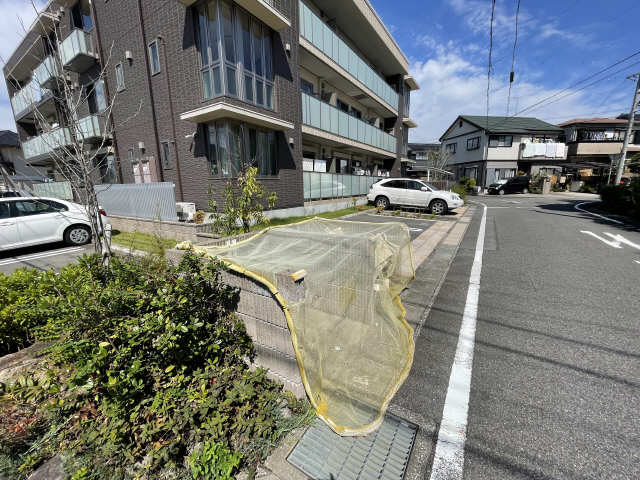 敷地内ゴミ置き場