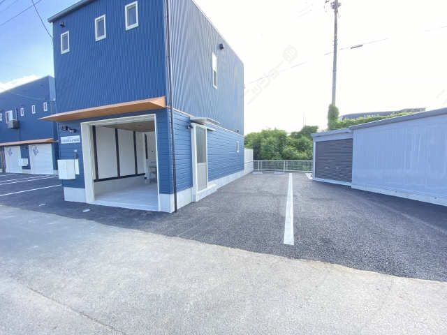 物件横駐車場（縦列2台分）