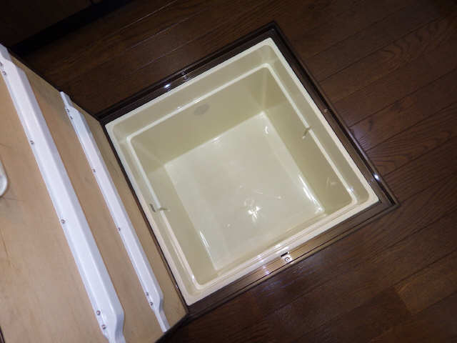 キッチン床下収納