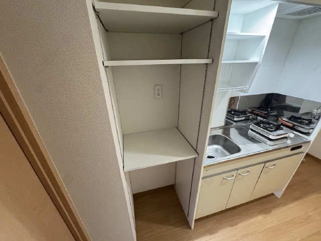 キッチン横収納